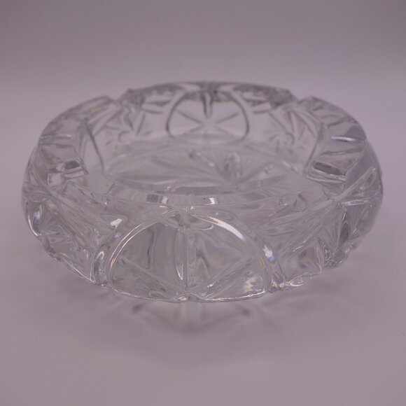 Circle Ash Tray with Pinwheel Pattern & Some Weight To It! - Picture 2 of 16